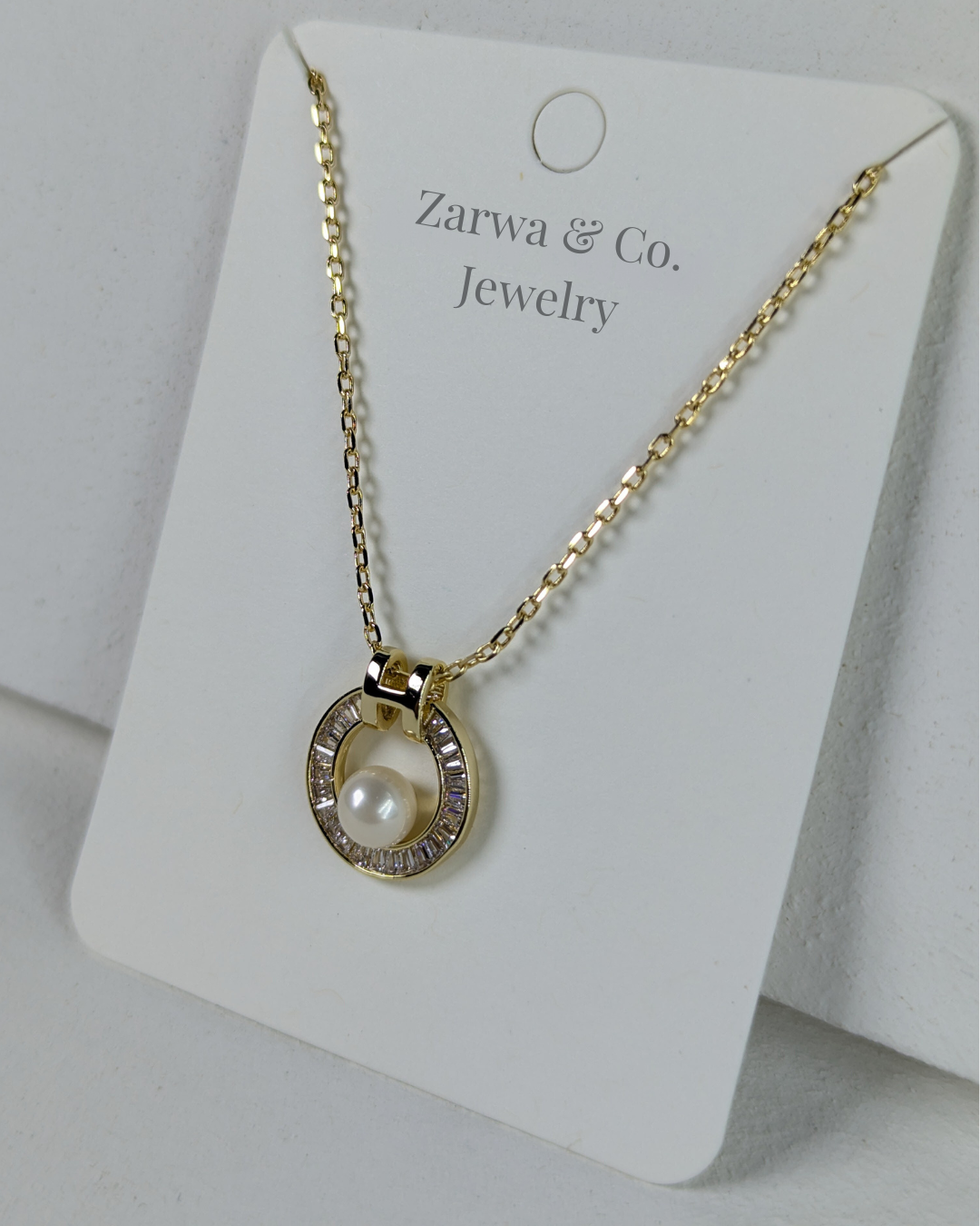 Sophisticated Gold-Plated Pearl Pendant Necklace