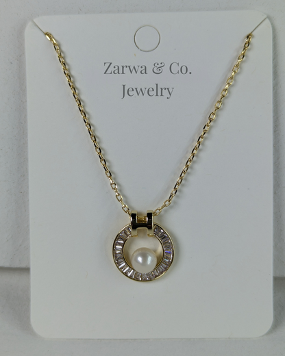 Sophisticated Gold-Plated Pearl Pendant Necklace