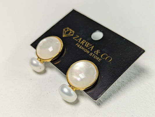 Elegant Pearl-Inspired Round Gold Frame Earrings